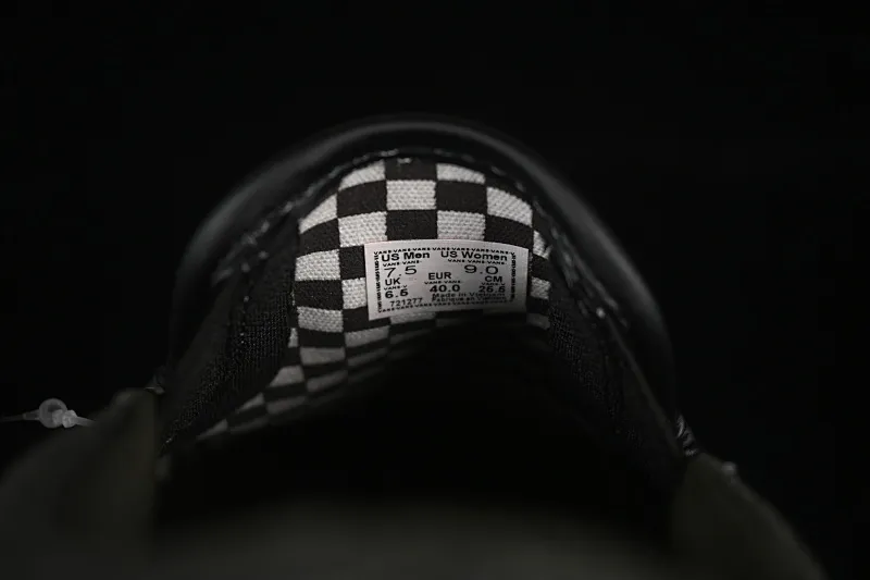 All categories Vans Vans series Vans Low Vans low-top Vainl Archive x Vans Classic Slip-On joint model Vans low-top casual sneakers VN000BVZRUX